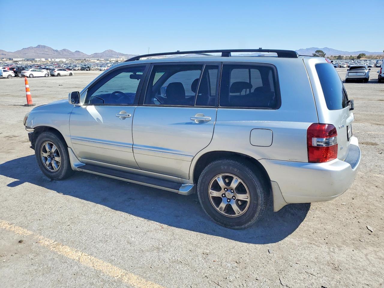 2006 TOYOTA HIGHLANDER BASE photo 3