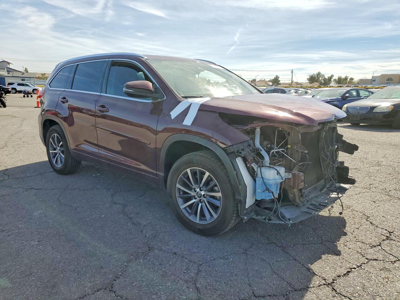 2018 TOYOTA HIGHLANDER XLE photo 7