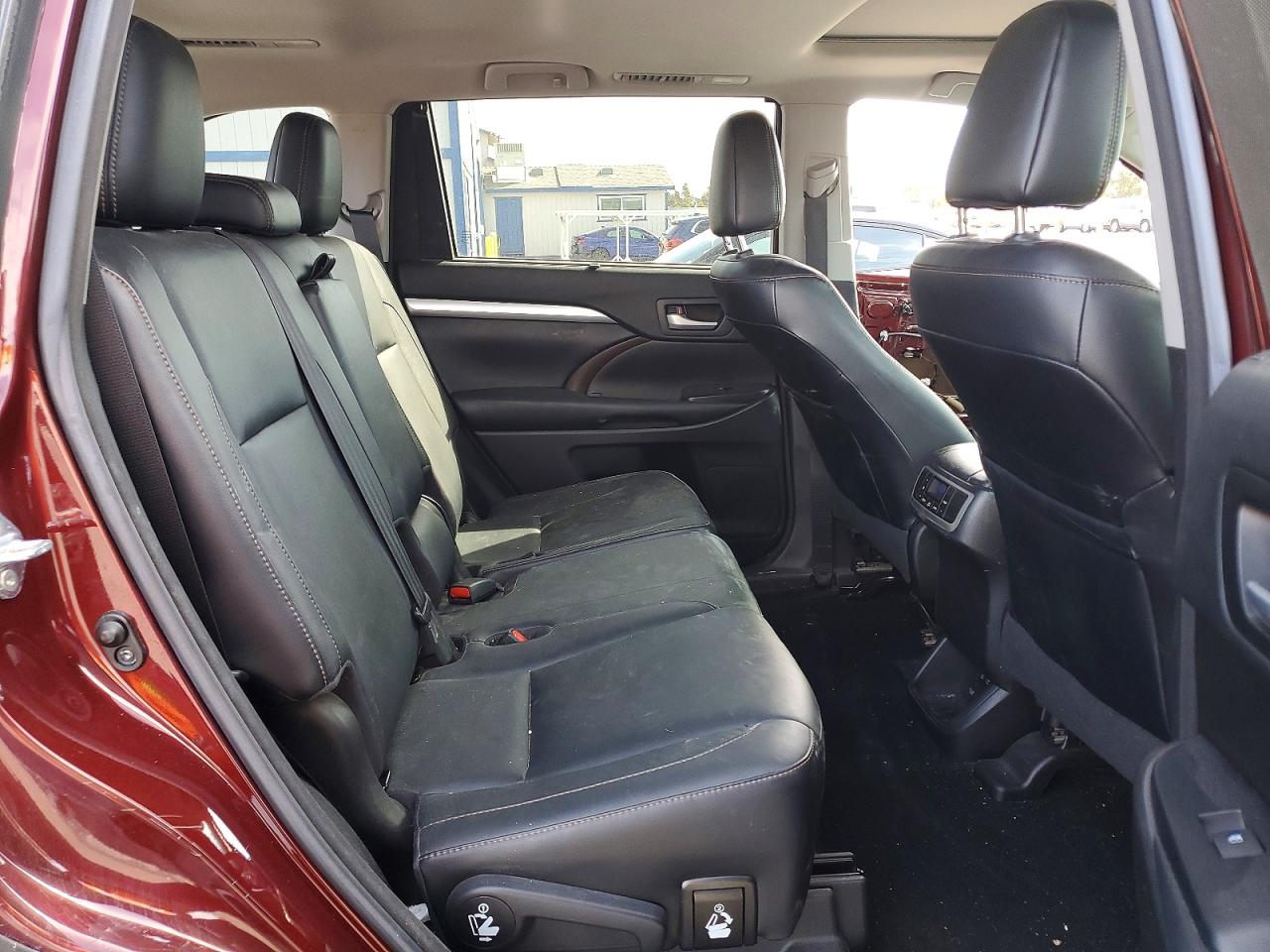 2018 TOYOTA HIGHLANDER XLE photo 19