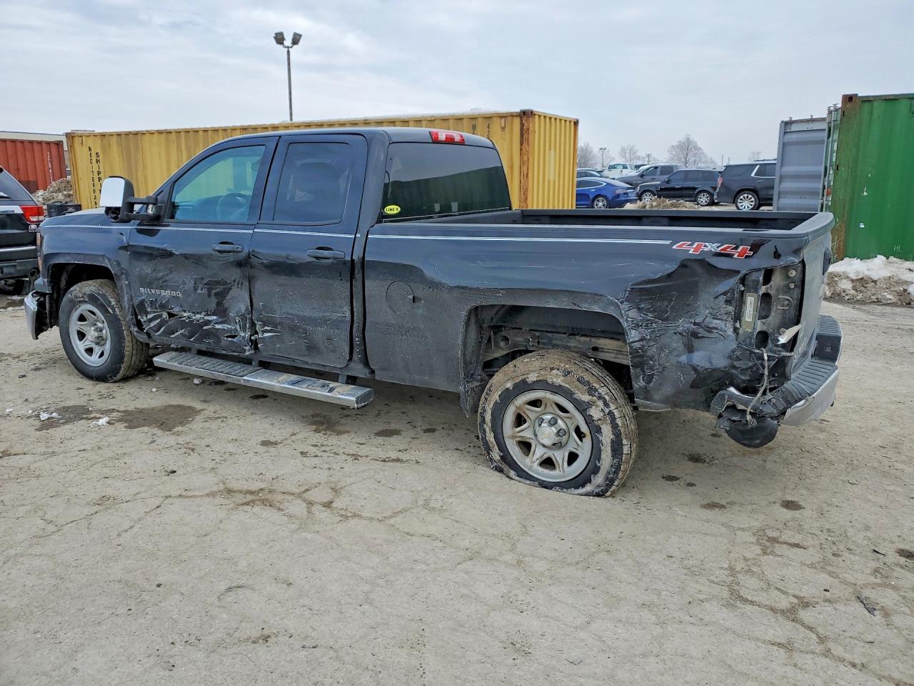 2015 CHEVROLET SILVERADO photo 3