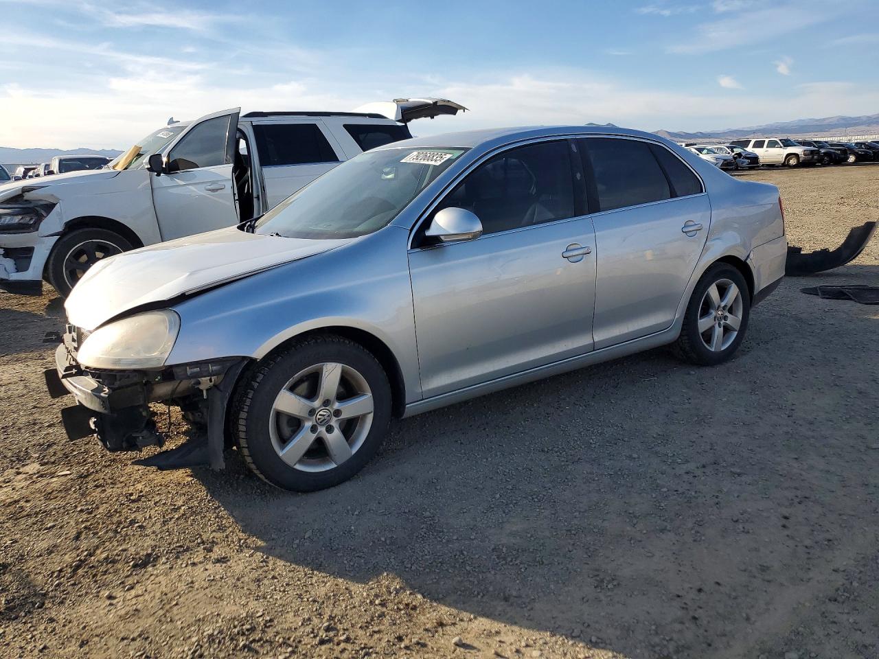 2008 VOLKSWAGEN JETTA SE photo 2