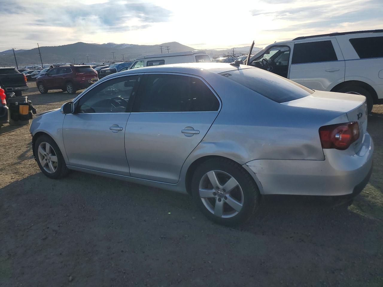 2008 VOLKSWAGEN JETTA SE photo 3