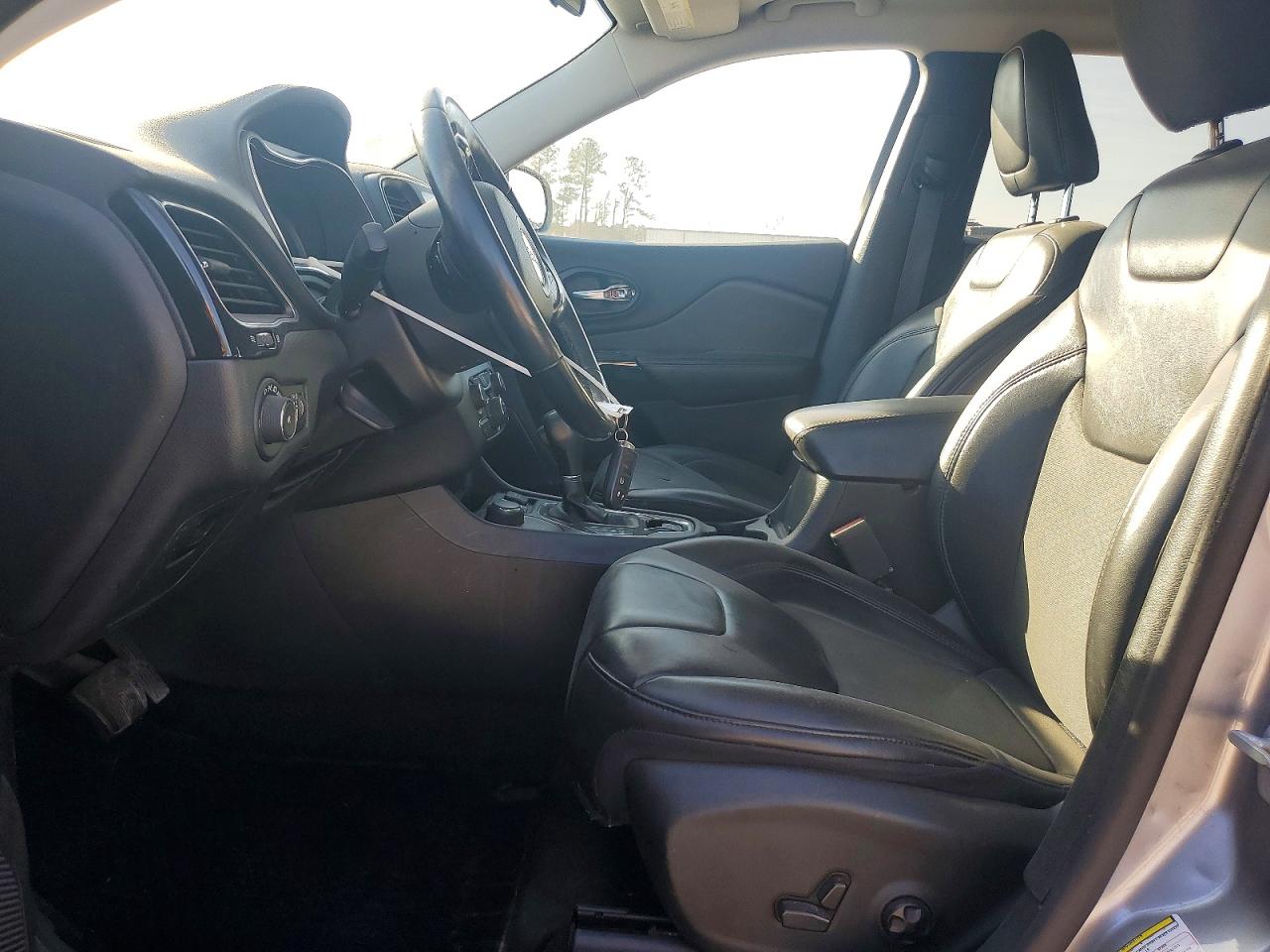2019 JEEP CHEROKEE LATITUDE PLUS photo 7