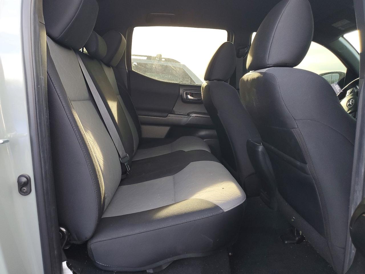 2022 TOYOTA TACOMA TRD OFF-ROAD photo 19
