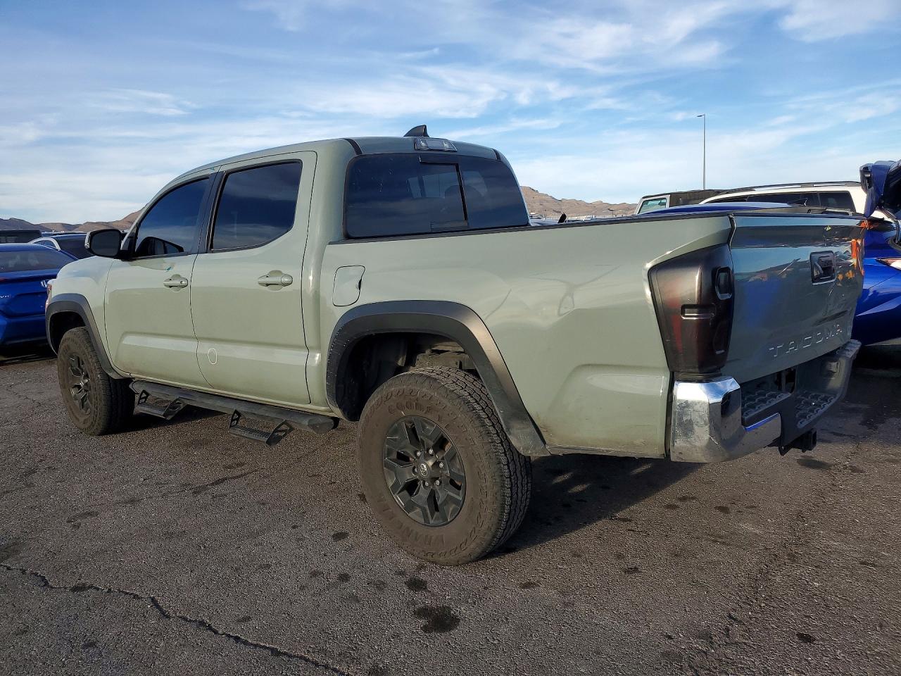 2022 TOYOTA TACOMA TRD OFF-ROAD photo 3