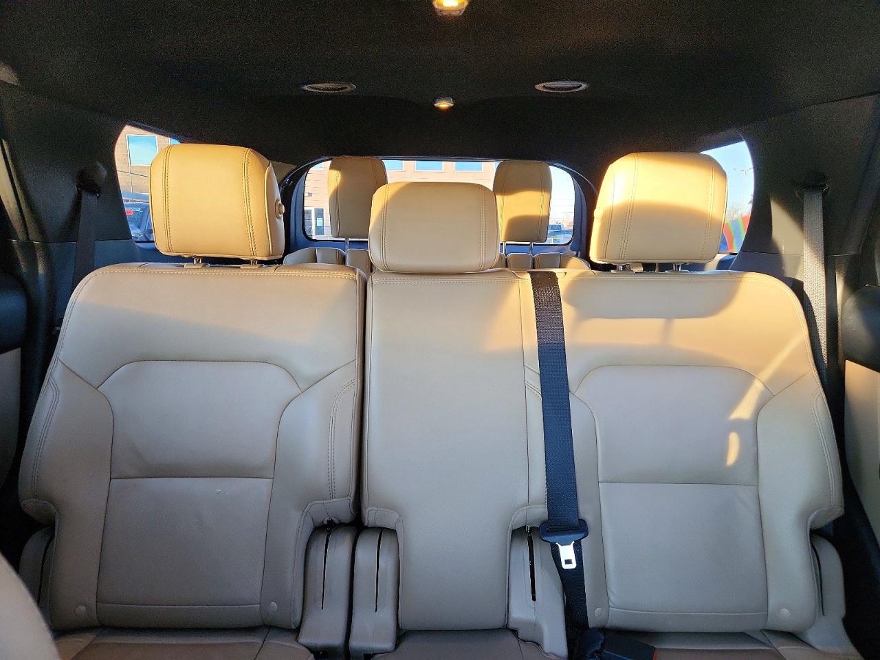 2017 FORD EXPLORER XLT photo 10