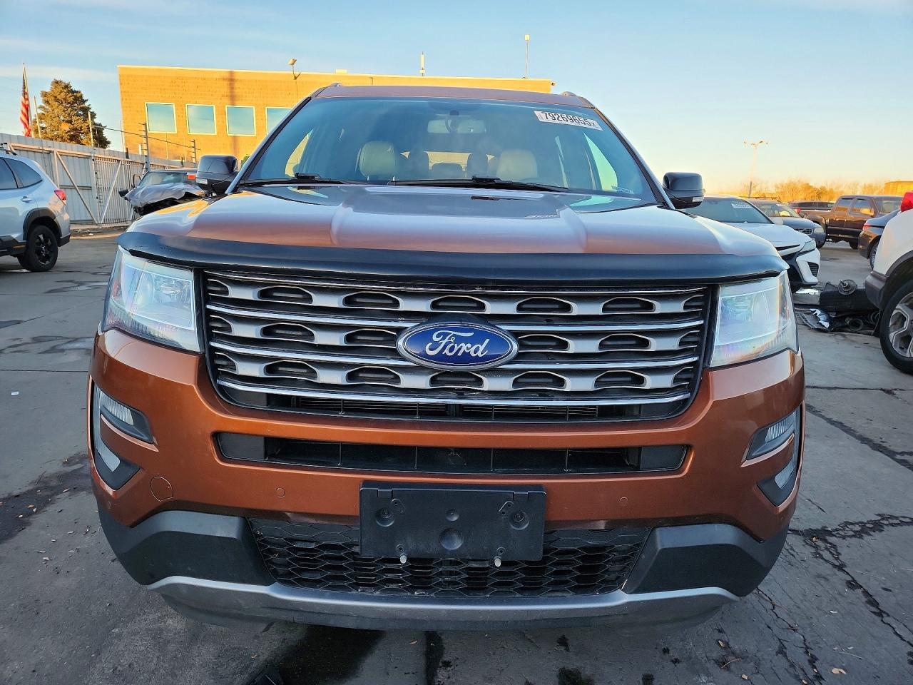2017 FORD EXPLORER XLT photo 5