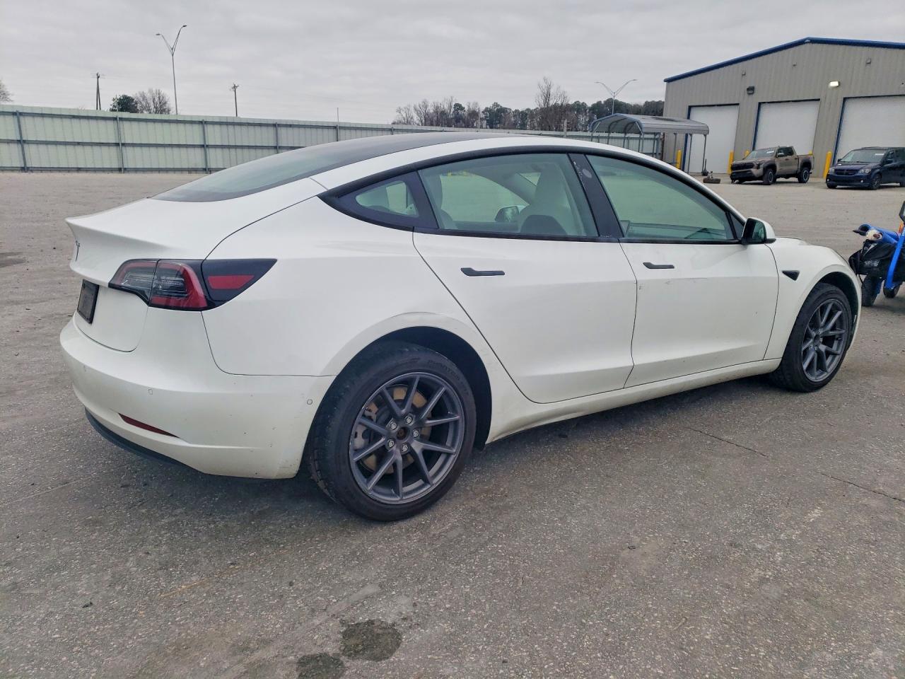 2022 TESLA MODEL 3 photo 3