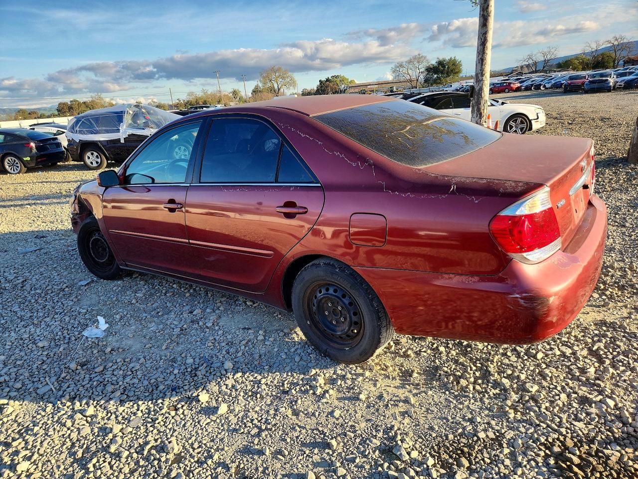 2005 TOYOTA CAMRY LE photo 2