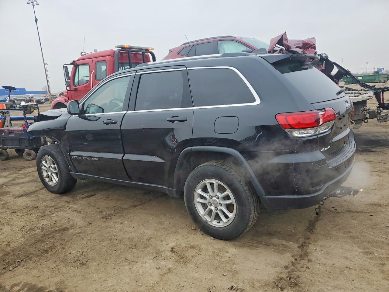 2020 JEEP GRAND CHEROKEE LAREDO photo 3