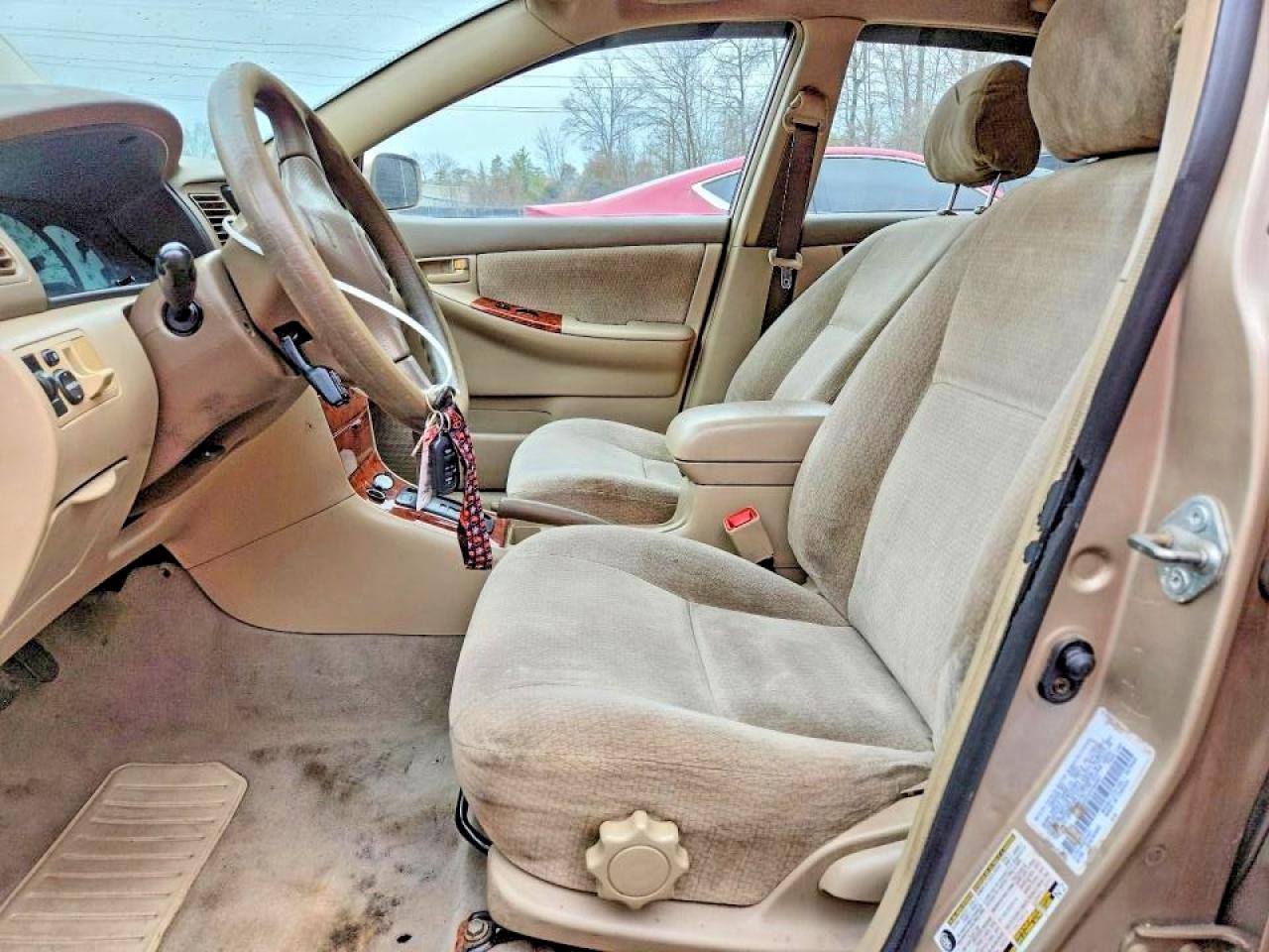 2004 TOYOTA COROLLA LE photo 13