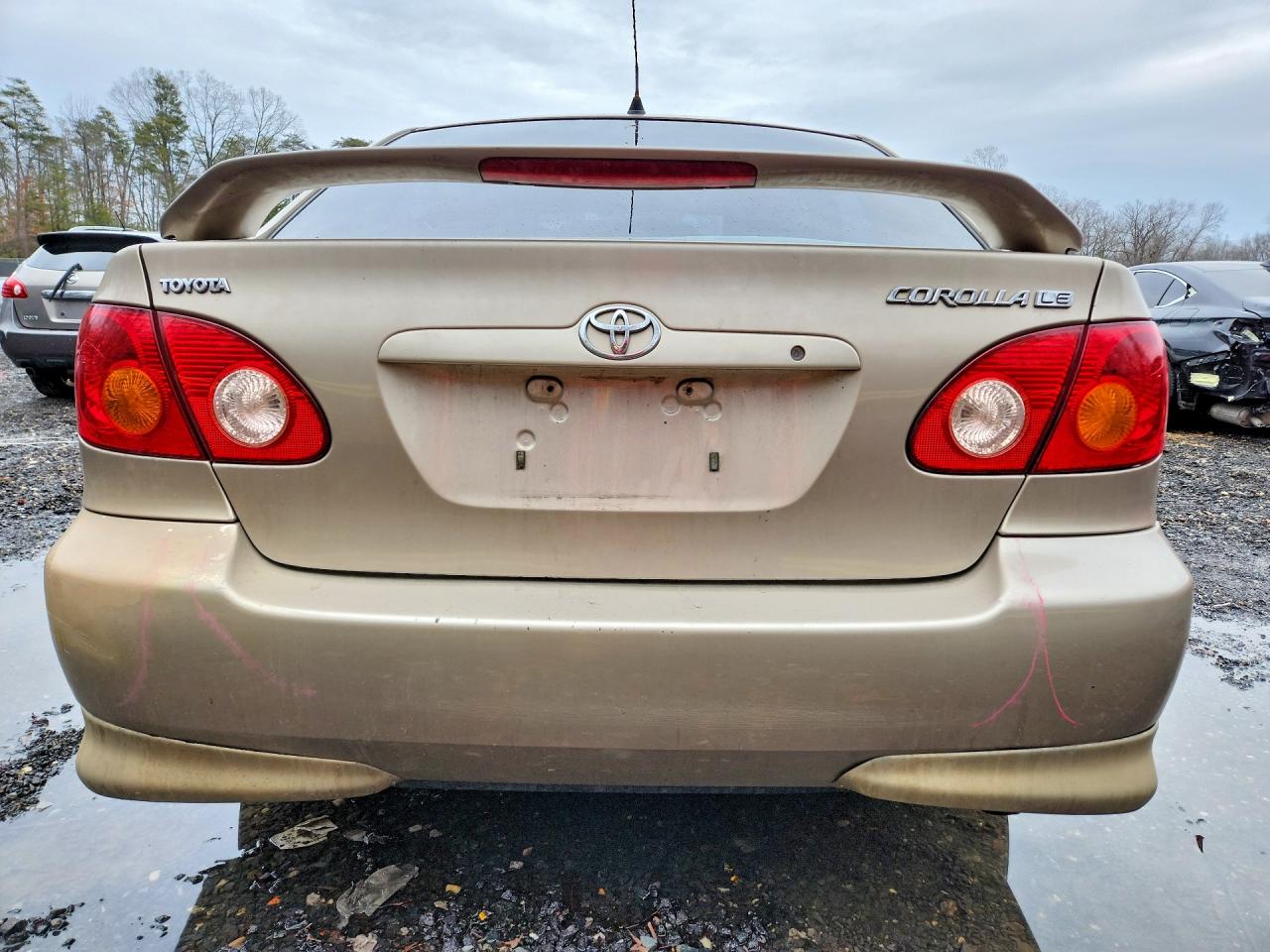 2004 TOYOTA COROLLA LE photo 11