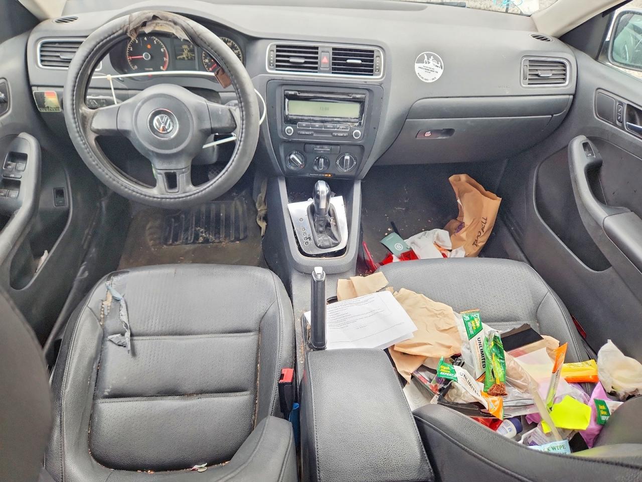 2011 VOLKSWAGEN JETTA SE photo 15