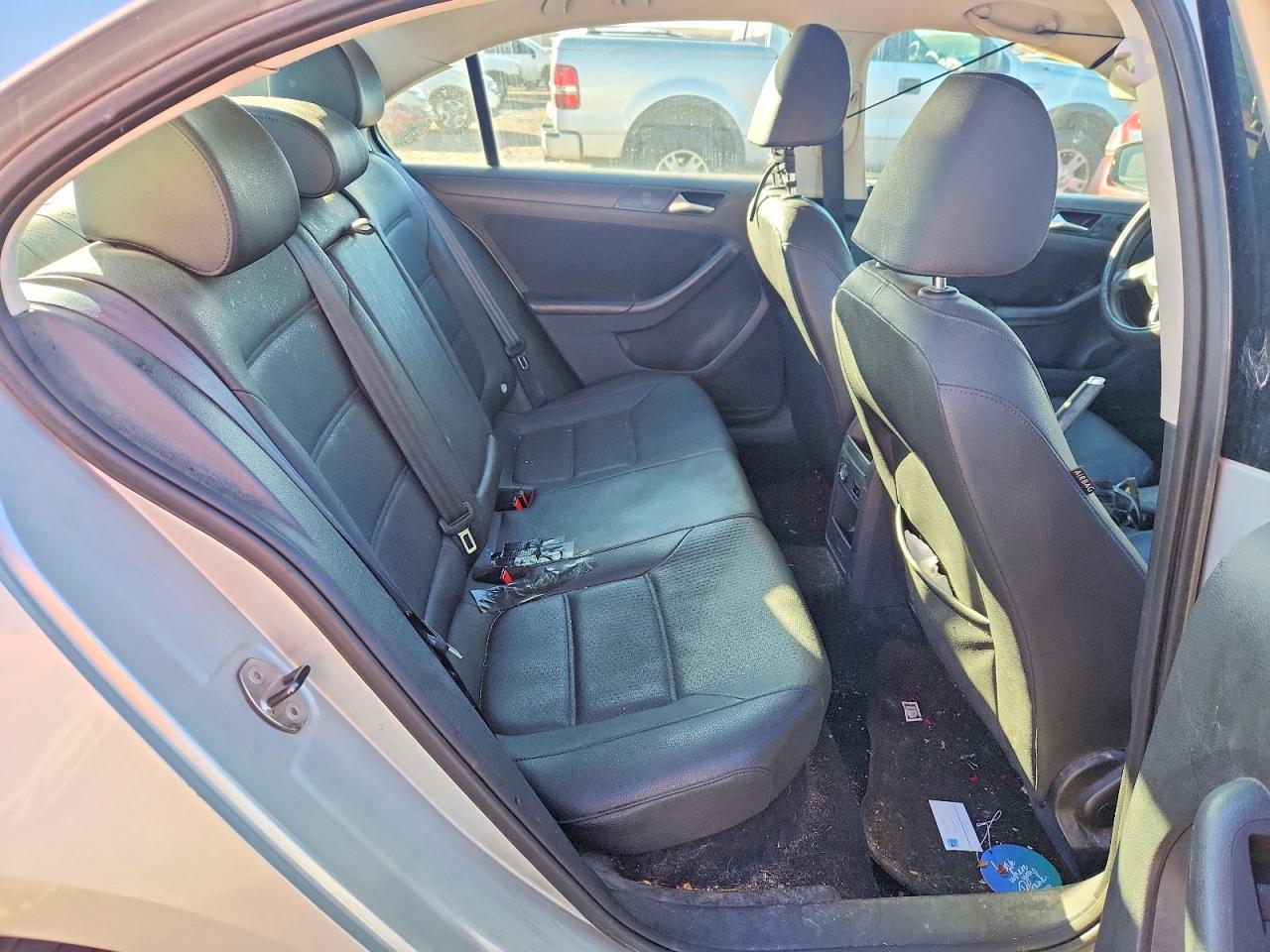 2011 VOLKSWAGEN JETTA SE photo 19