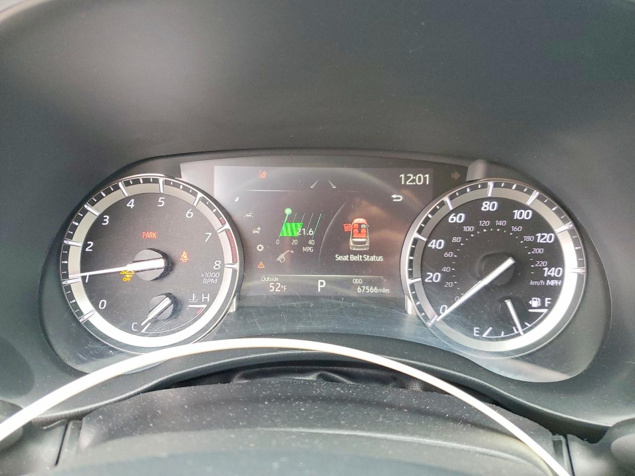 2022 TOYOTA HIGHLANDER XLE photo 9