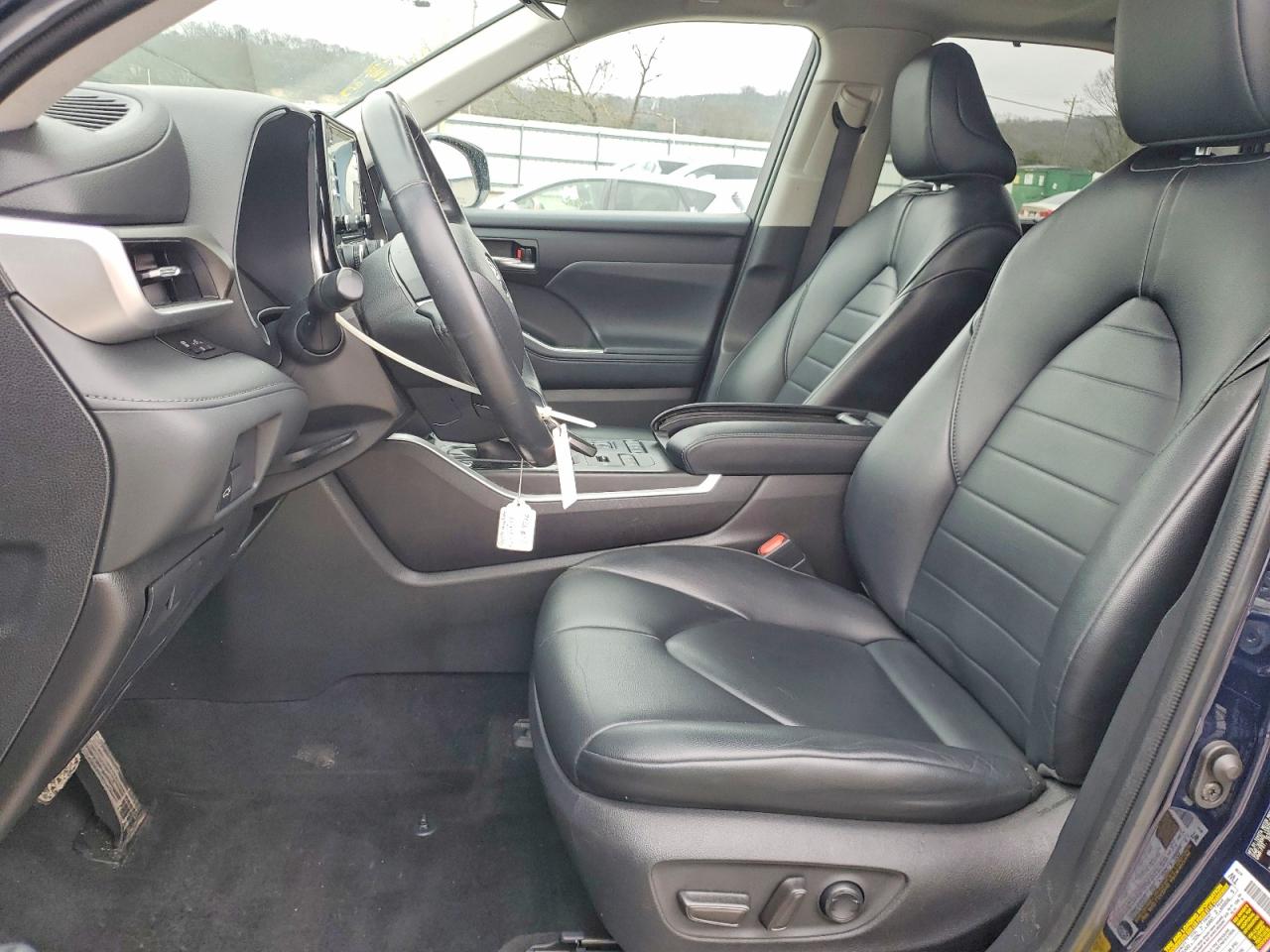 2022 TOYOTA HIGHLANDER XLE photo 7