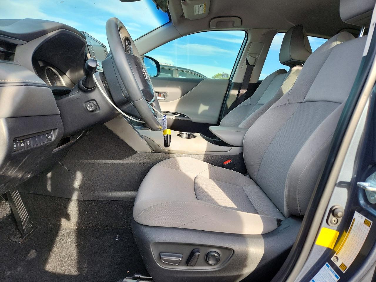 2021 TOYOTA VENZA LE photo 13