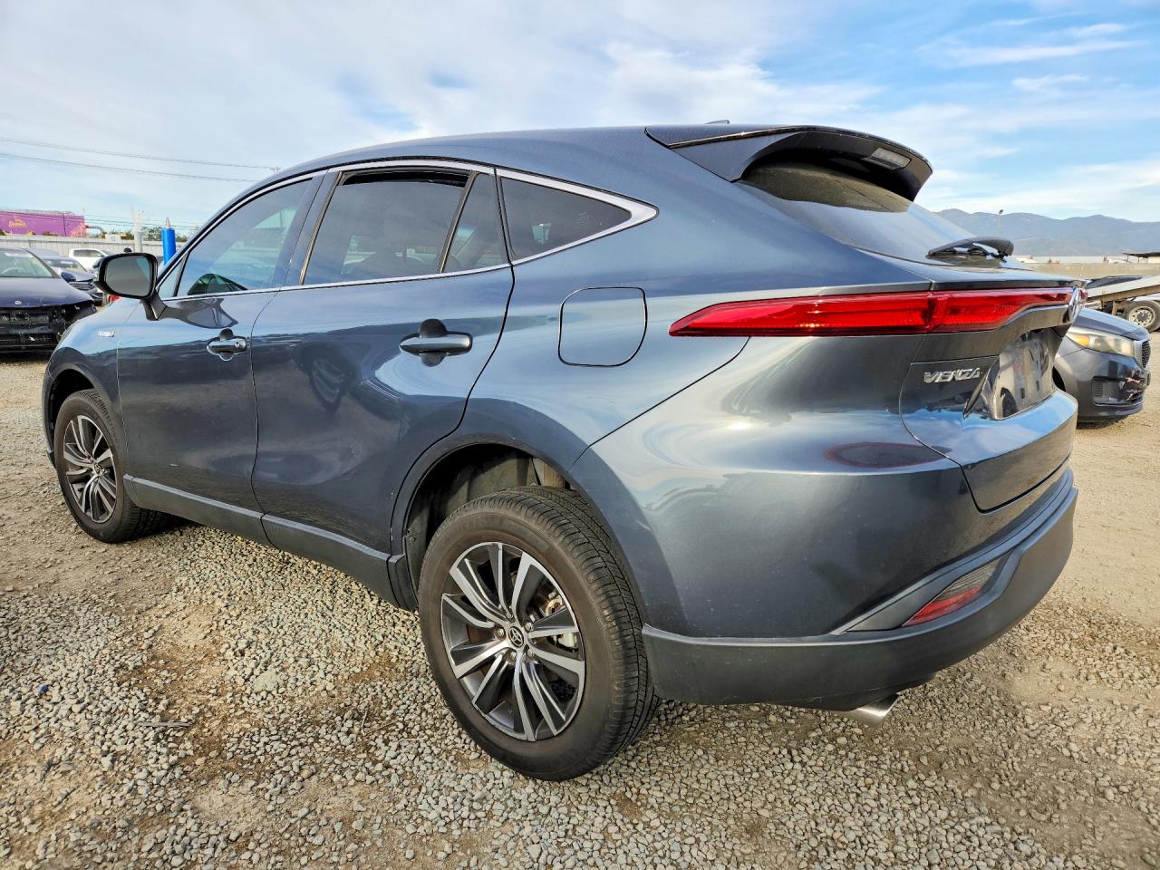 2021 TOYOTA VENZA LE photo 3