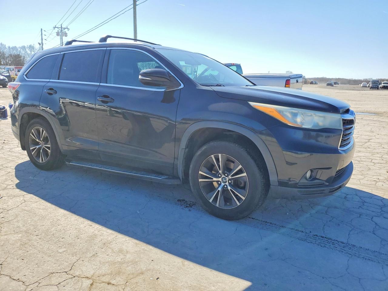 2016 TOYOTA HIGHLANDER XLE photo 4