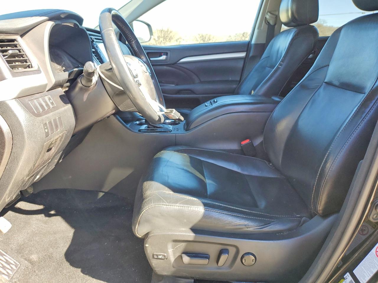 2016 TOYOTA HIGHLANDER XLE photo 7