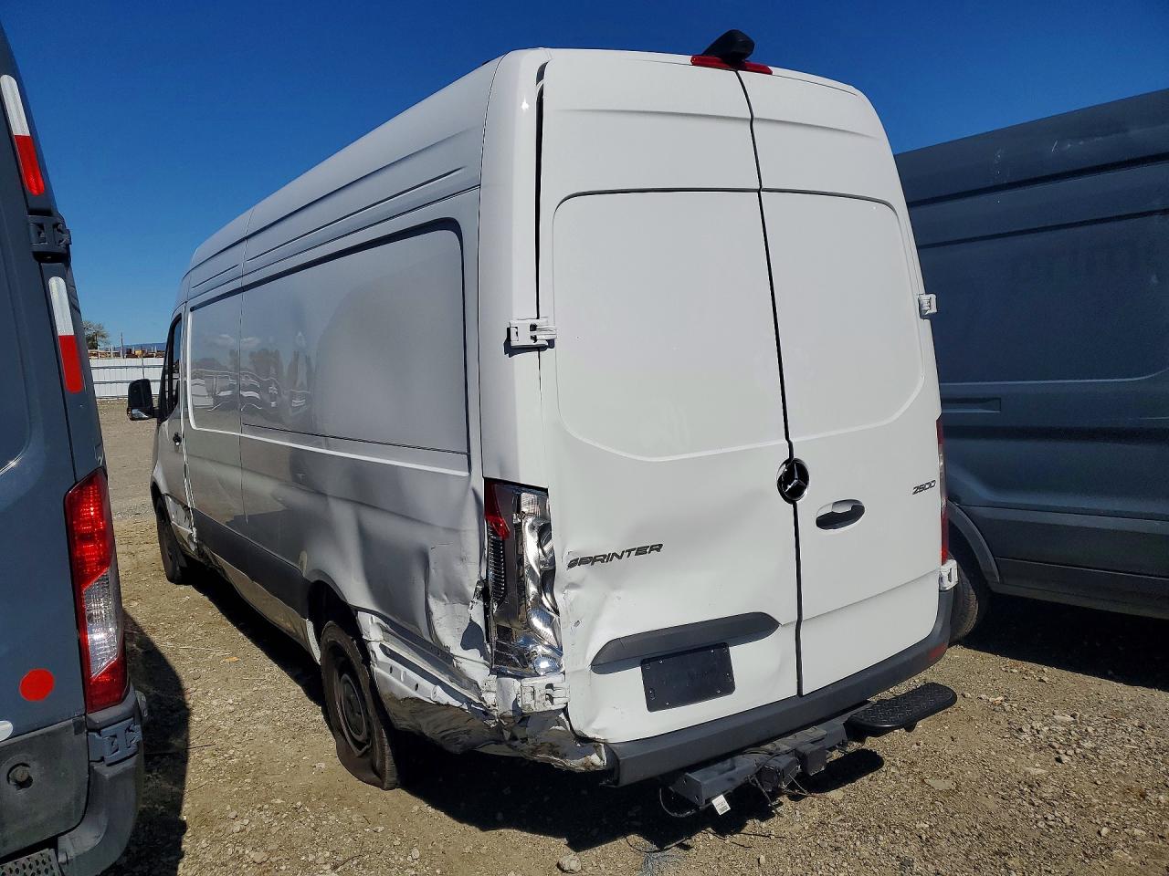 2025 MERCEDES BENZ SPRINTER 2500 DELIVERY VAN photo 4