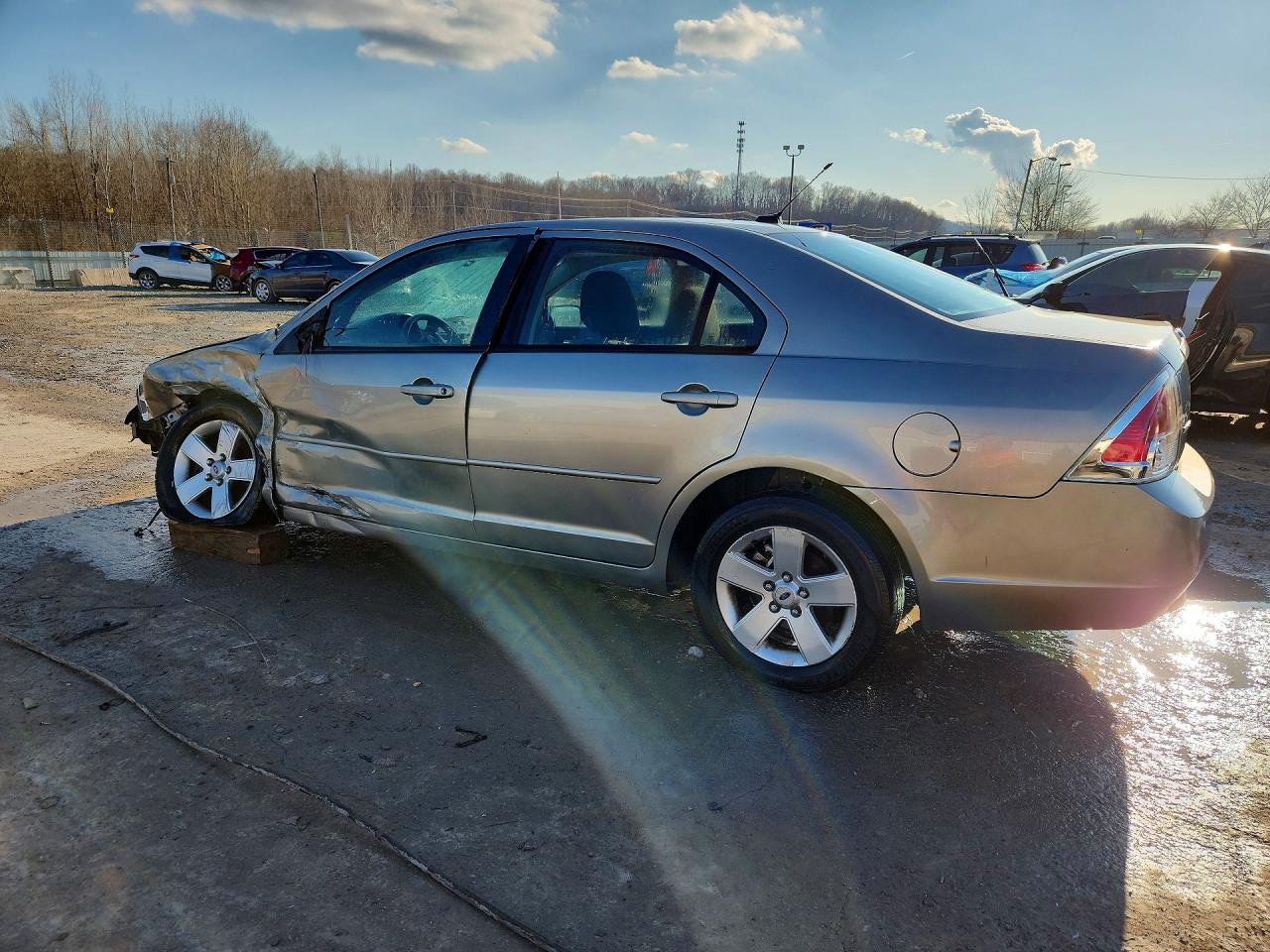 2009 FORD FUSION SE photo 2
