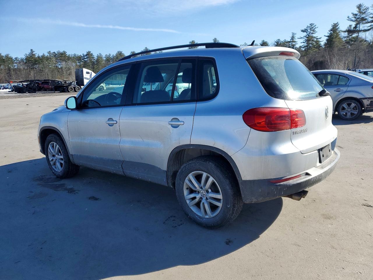 2016 VOLKSWAGEN TIGUAN photo 4