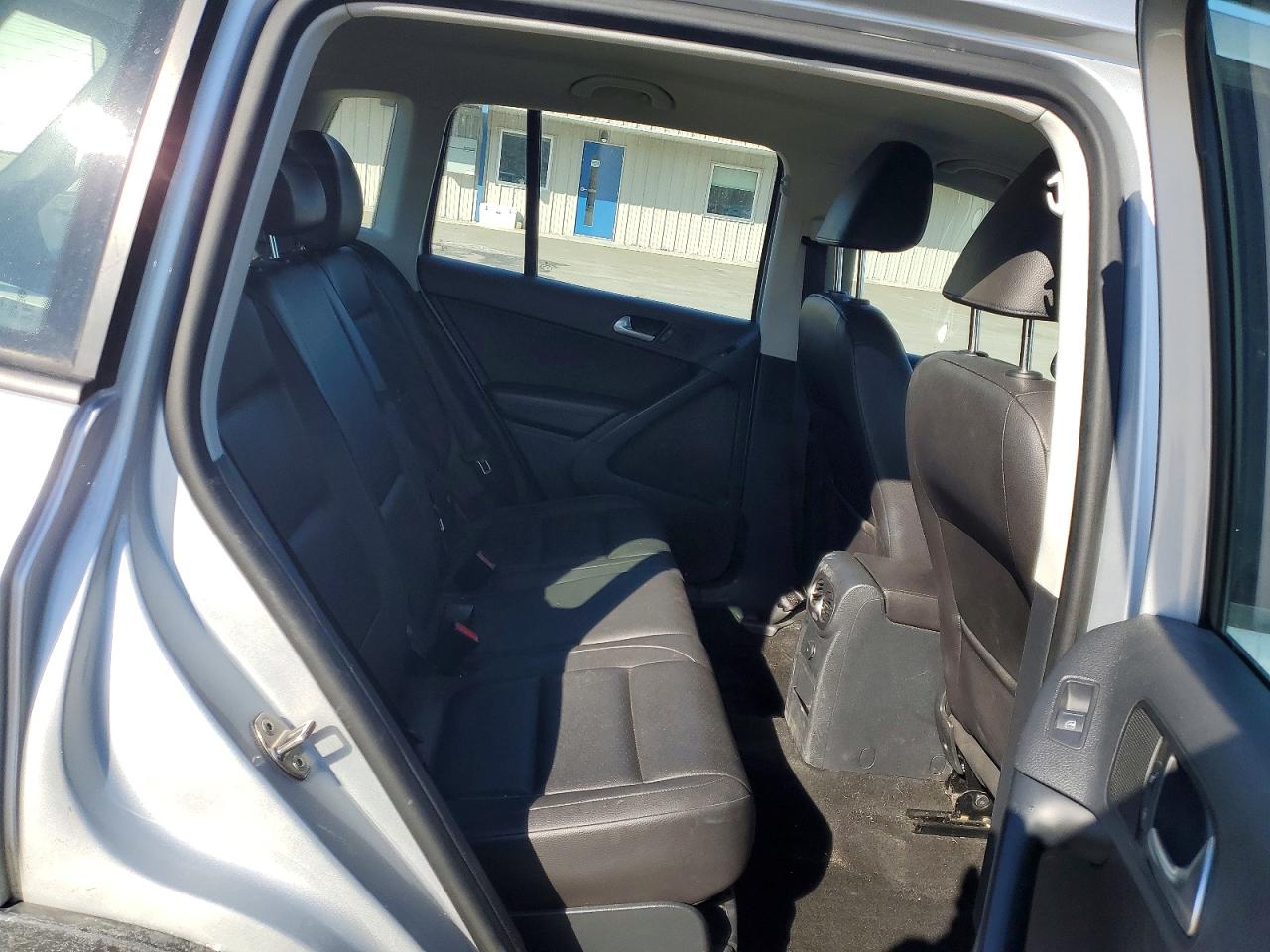 2016 VOLKSWAGEN TIGUAN photo 28