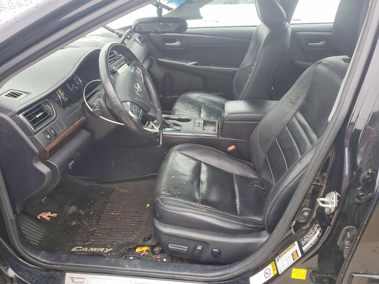 2017 TOYOTA CAMRY XLE photo 7