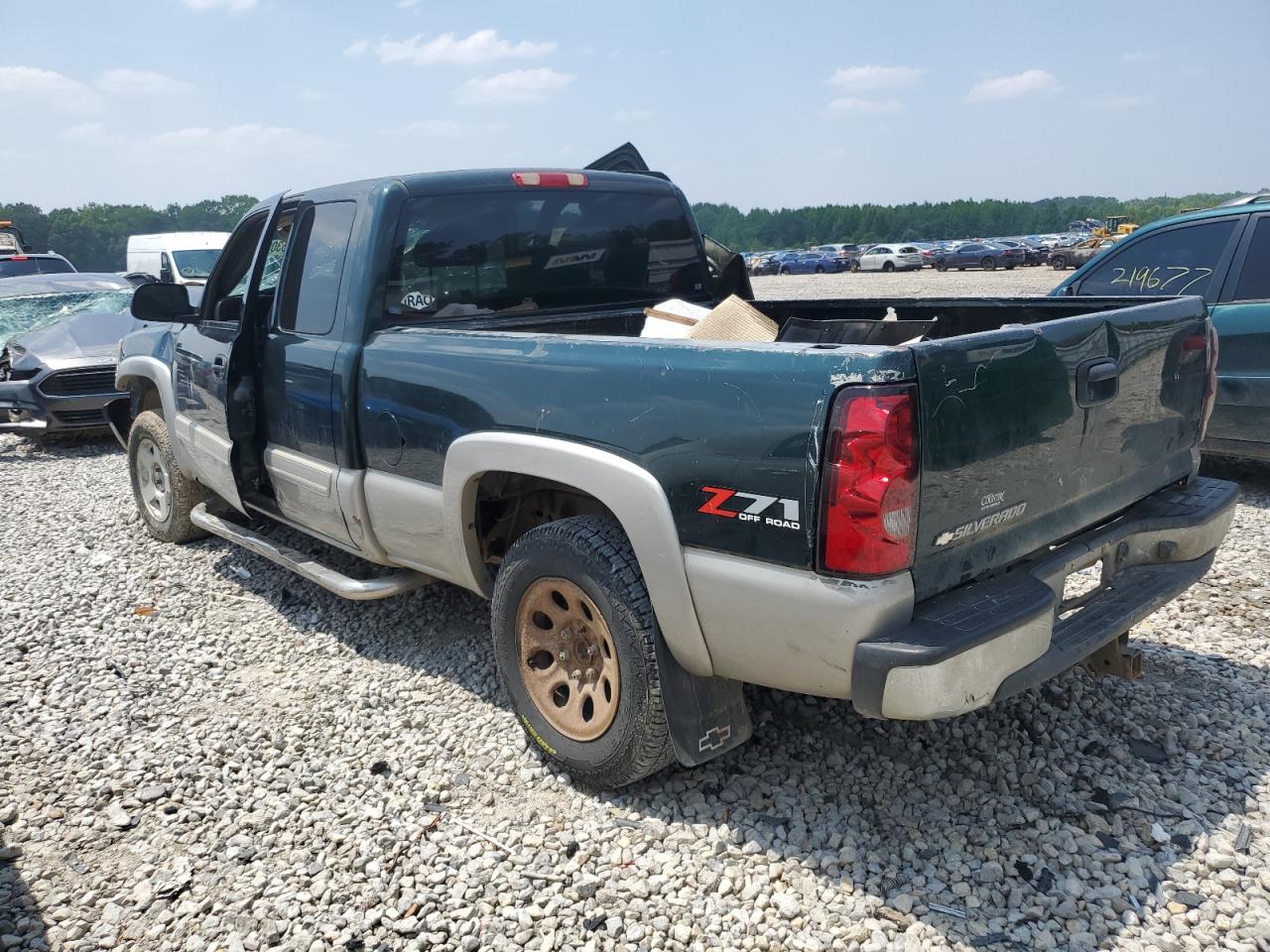 2006 CHEVROLET SILVERADO photo 3