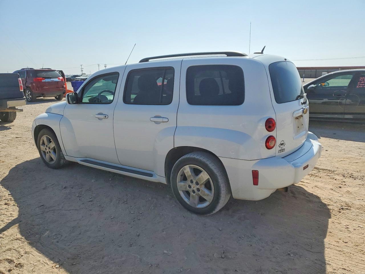 2010 CHEVROLET HHR LT photo 2