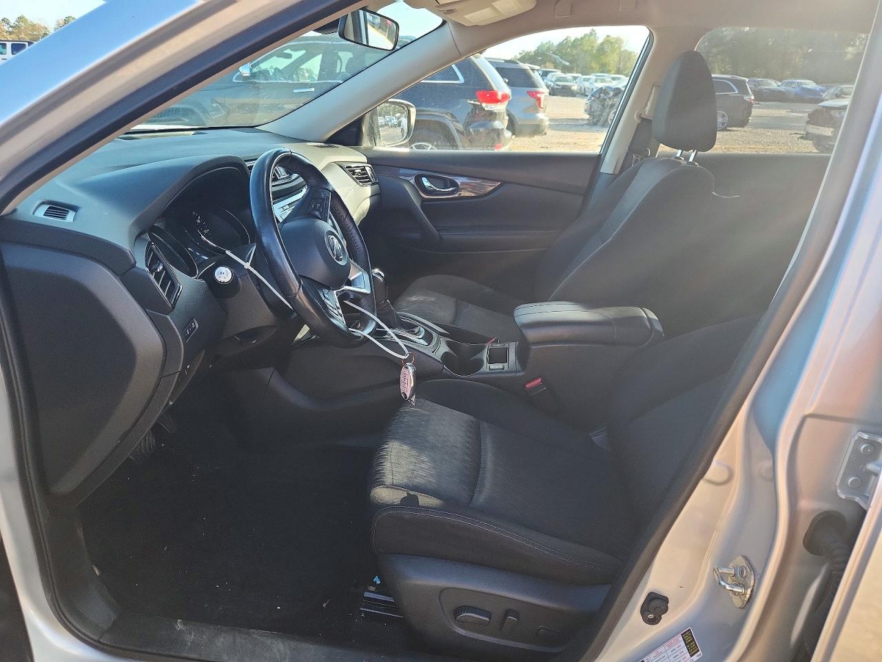 2019 NISSAN ROGUE SV photo 7