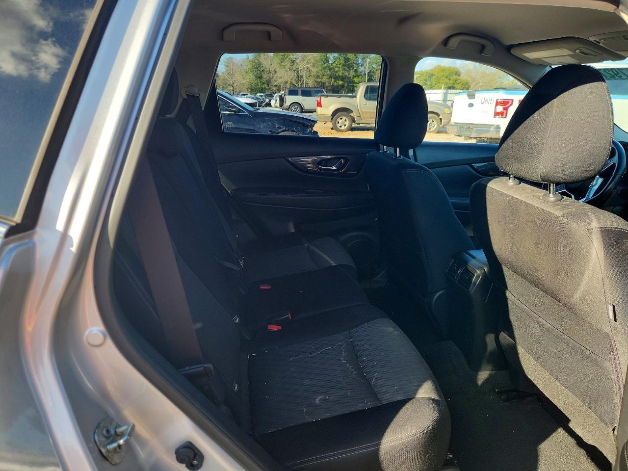 2019 NISSAN ROGUE SV photo 11