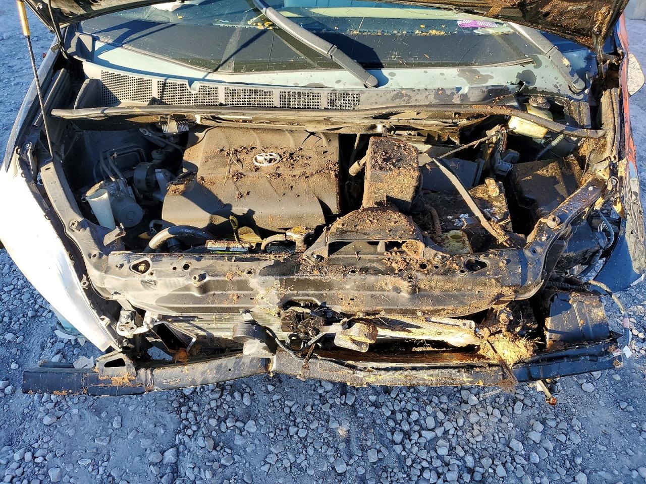 2015 TOYOTA SIENNA LE 8-PASSENGER photo 12