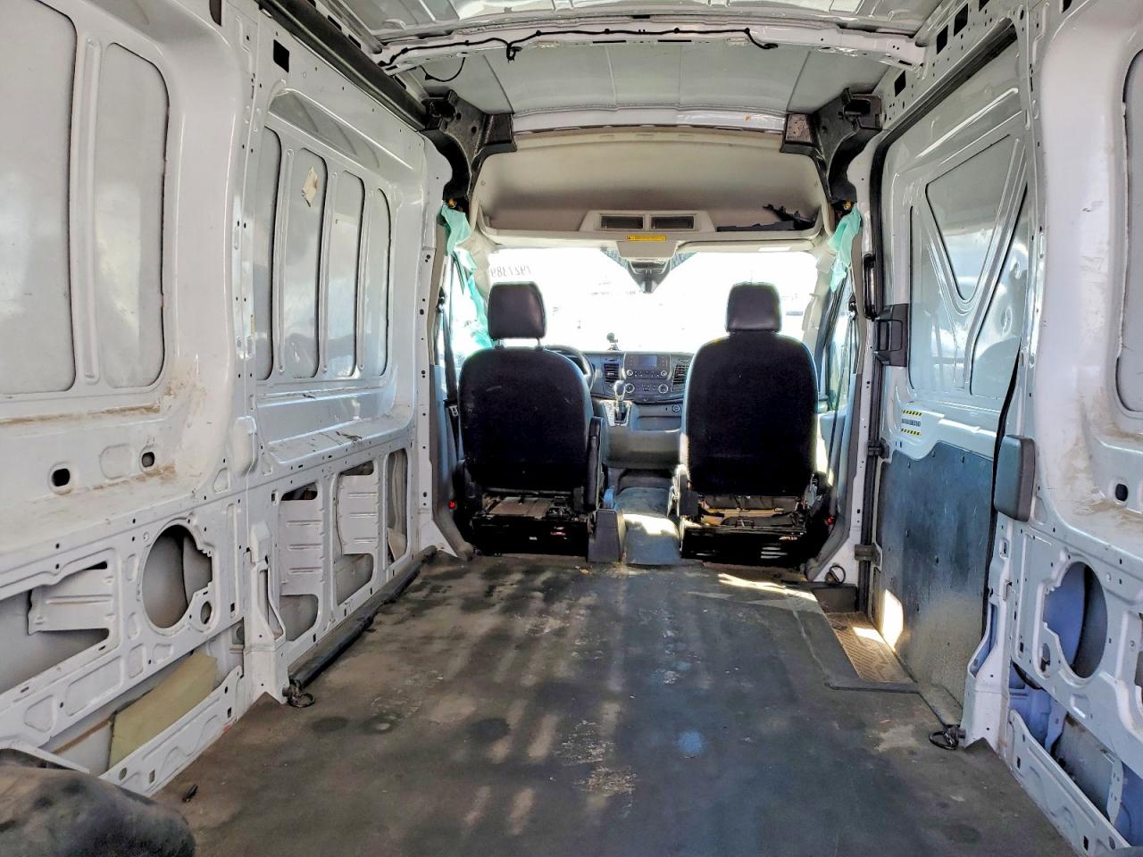 2020 FORD TRANSIT T-250 DELIVERY VAN photo 19