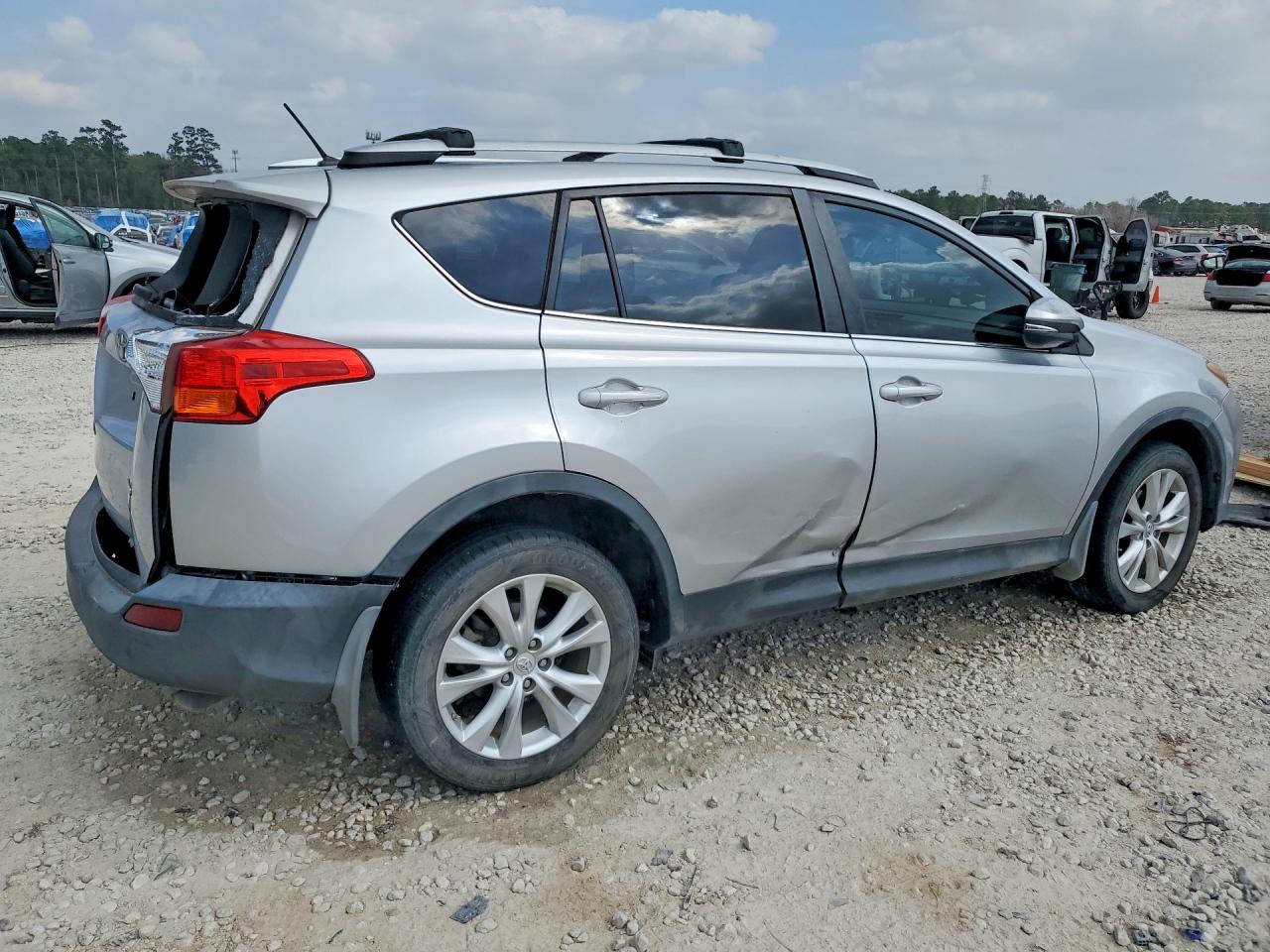 2015 TOYOTA RAV4 LIMITED photo 7