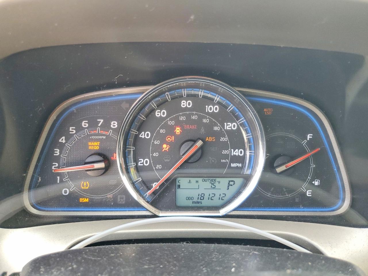 2015 TOYOTA RAV4 LIMITED photo 25
