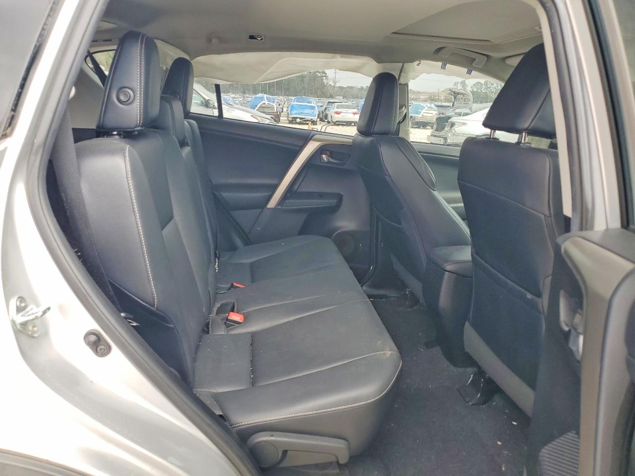 2015 TOYOTA RAV4 LIMITED photo 31