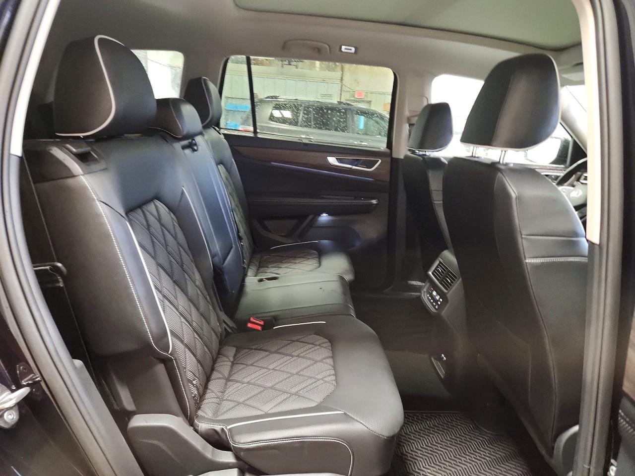 2024 VOLKSWAGEN ATLAS SEL PREMIUM R-LINE photo 11