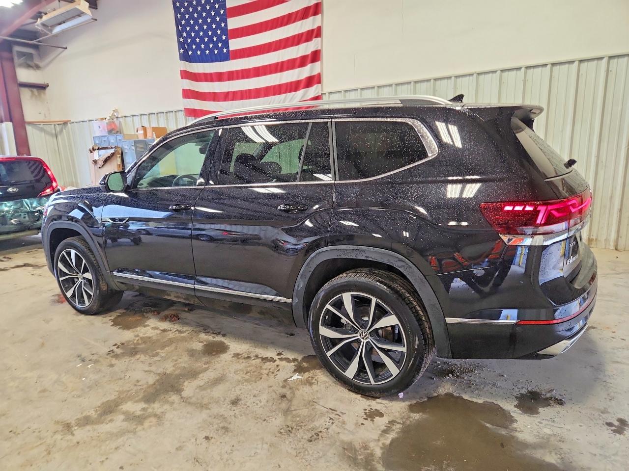 2024 VOLKSWAGEN ATLAS SEL PREMIUM R-LINE photo 2