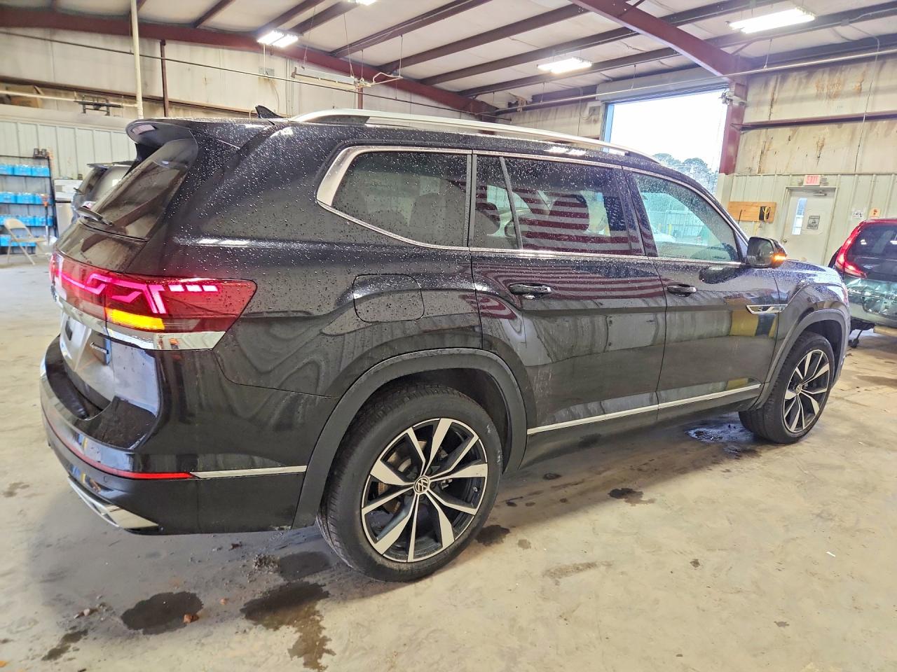 2024 VOLKSWAGEN ATLAS SEL PREMIUM R-LINE photo 3