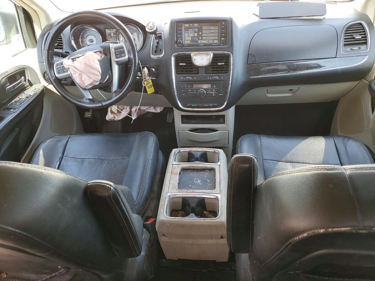 2013 CHRYSLER TOWN & COUNTRY TOURING photo 8