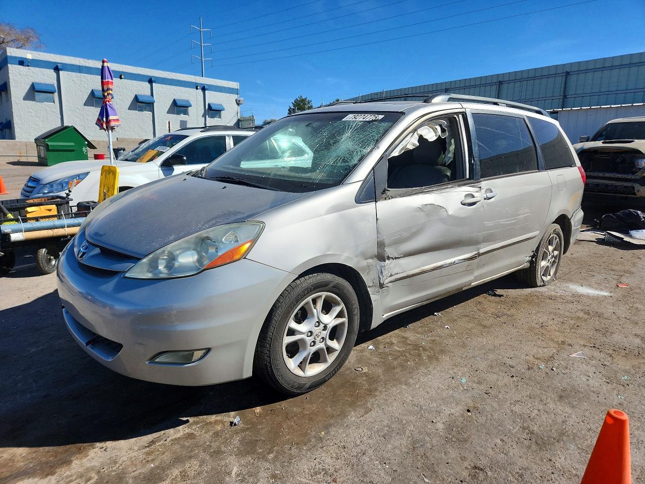 2006 TOYOTA SIENNA
