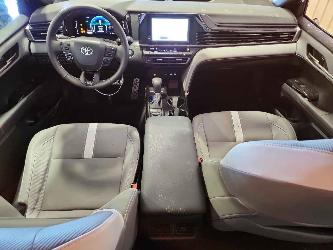 2025 TOYOTA CAMRY SE photo 8