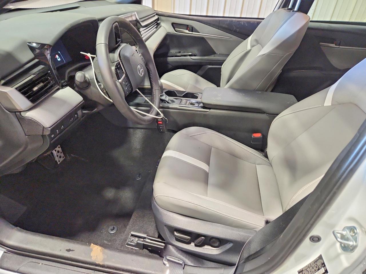 2025 TOYOTA CAMRY SE photo 7