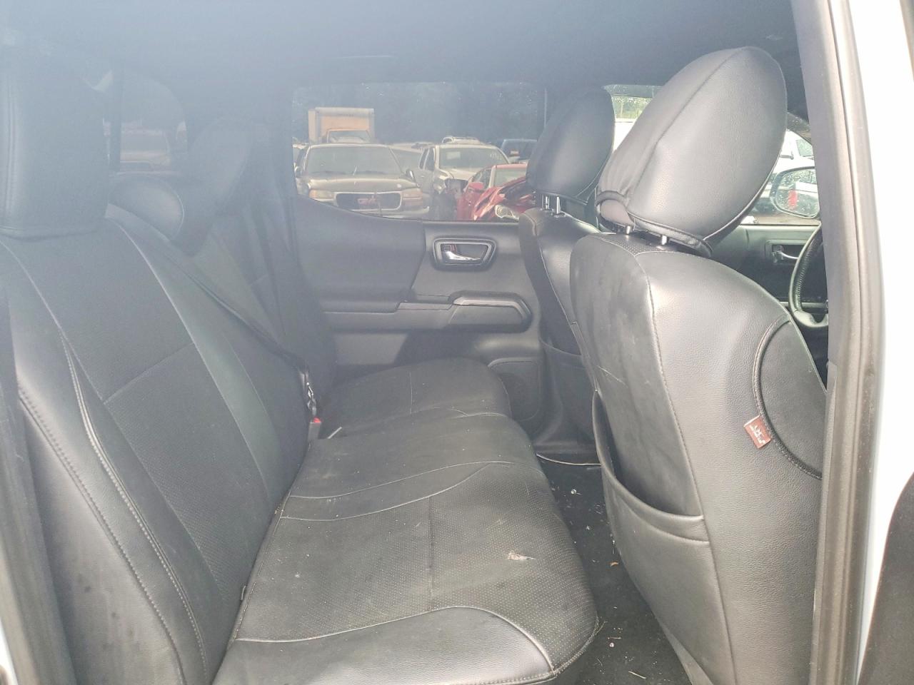 2019 TOYOTA TACOMA SR V6 photo 21