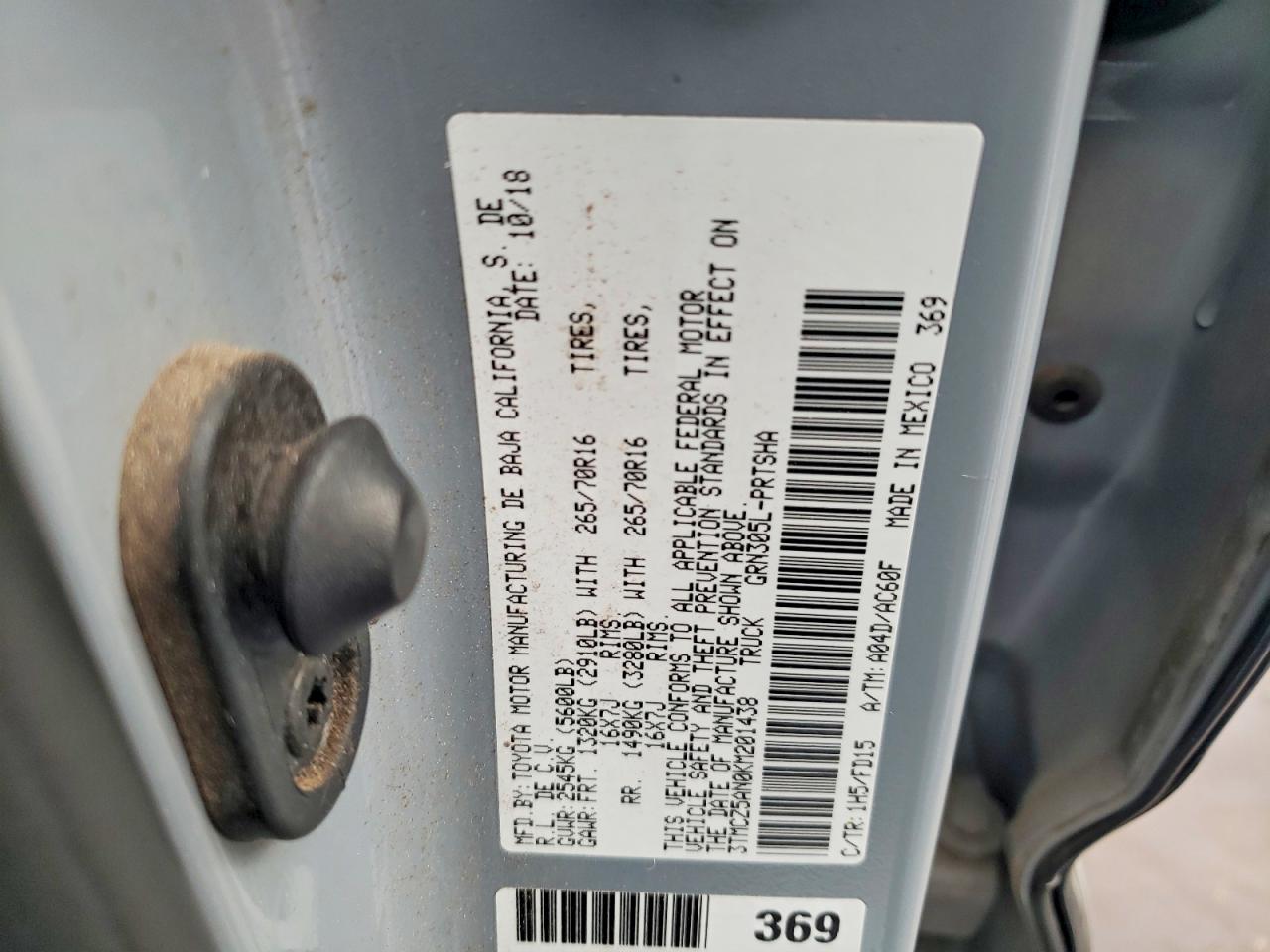 2019 TOYOTA TACOMA SR V6 photo 25