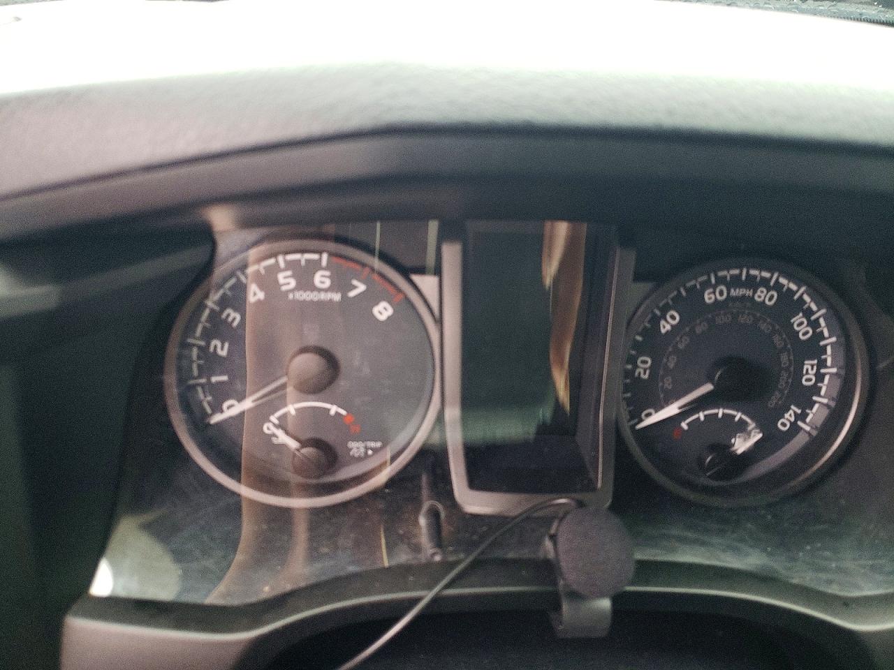 2019 TOYOTA TACOMA SR V6 photo 17