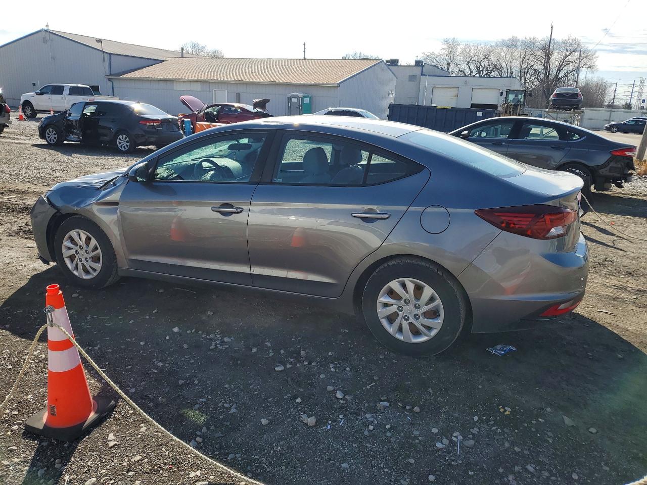 2019 HYUNDAI ELANTRA SE photo 2