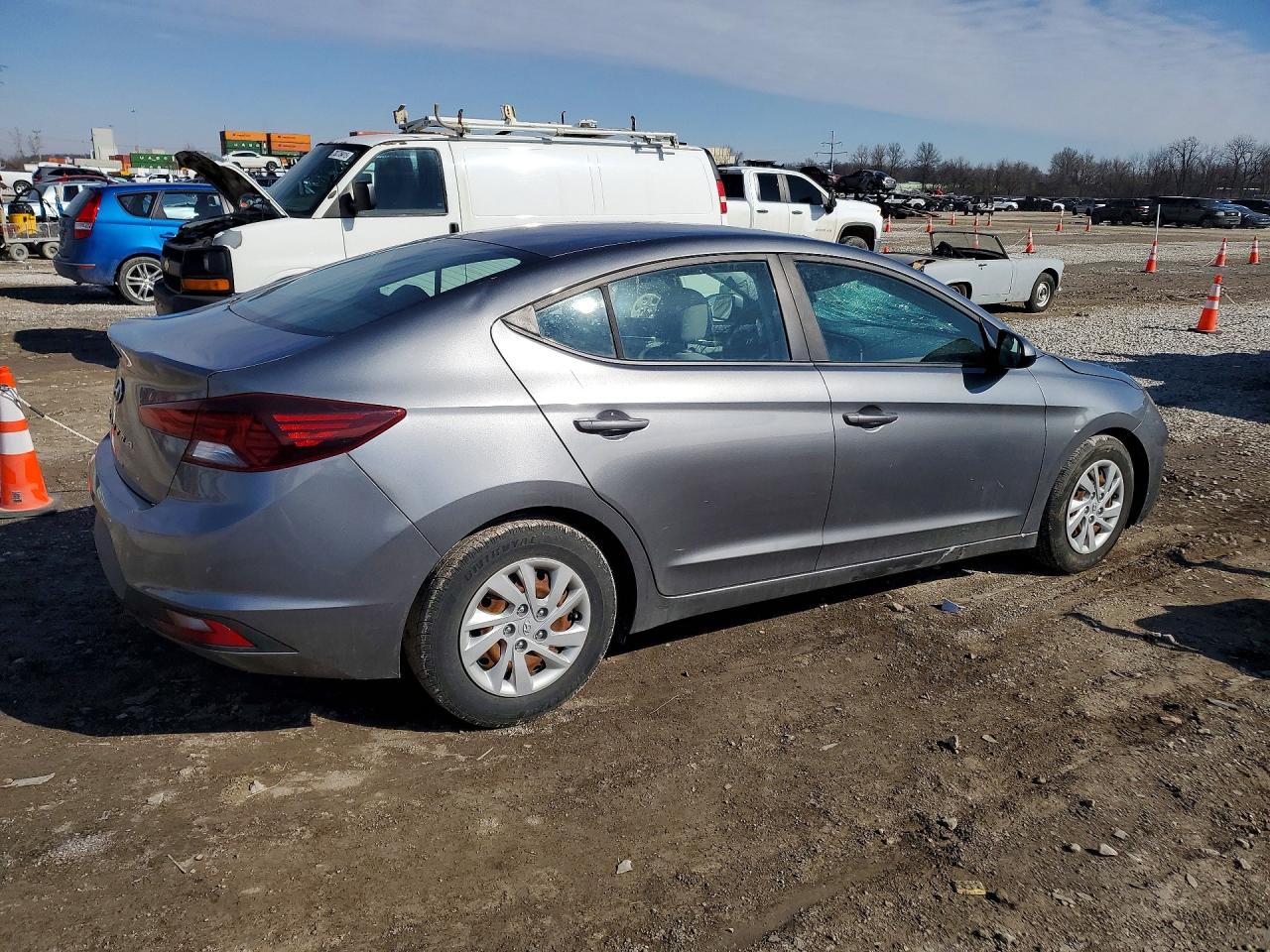 2019 HYUNDAI ELANTRA SE photo 3